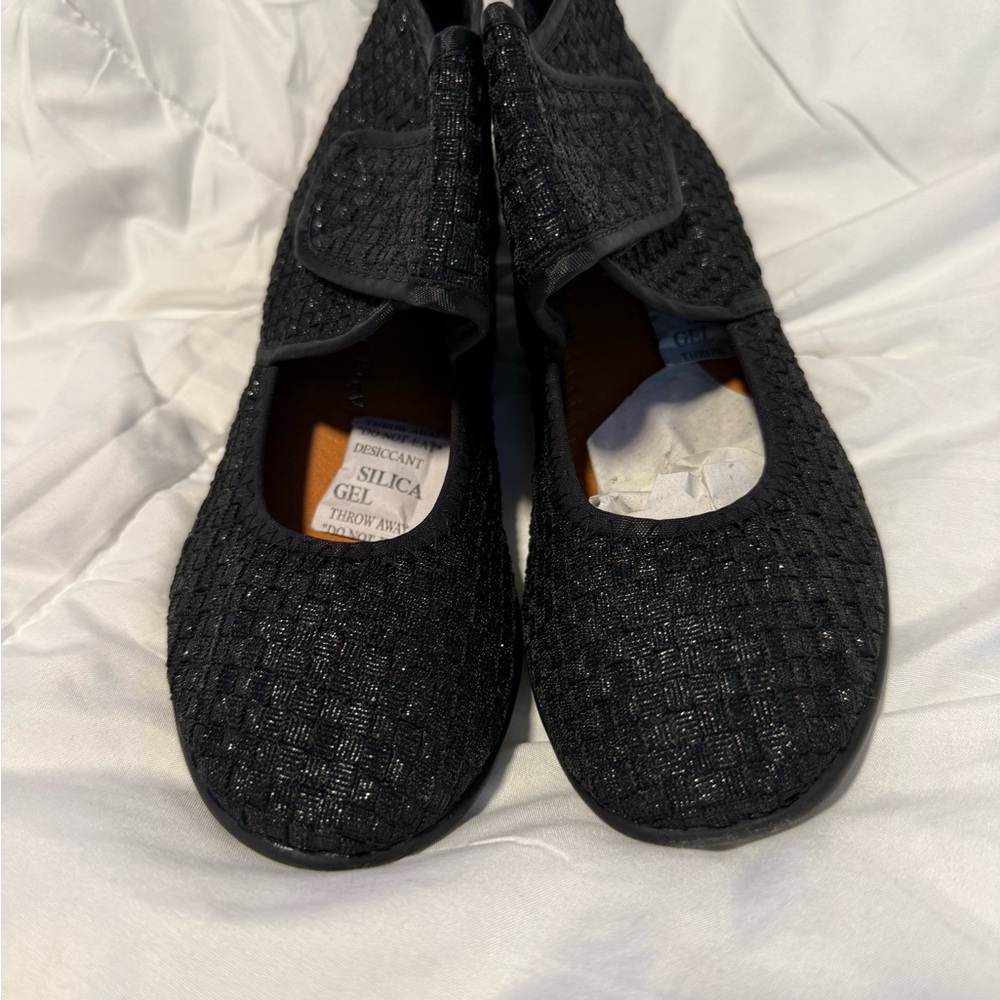 bernie mev. Black metallic woven Ballet Flats women’s size 5 (36)